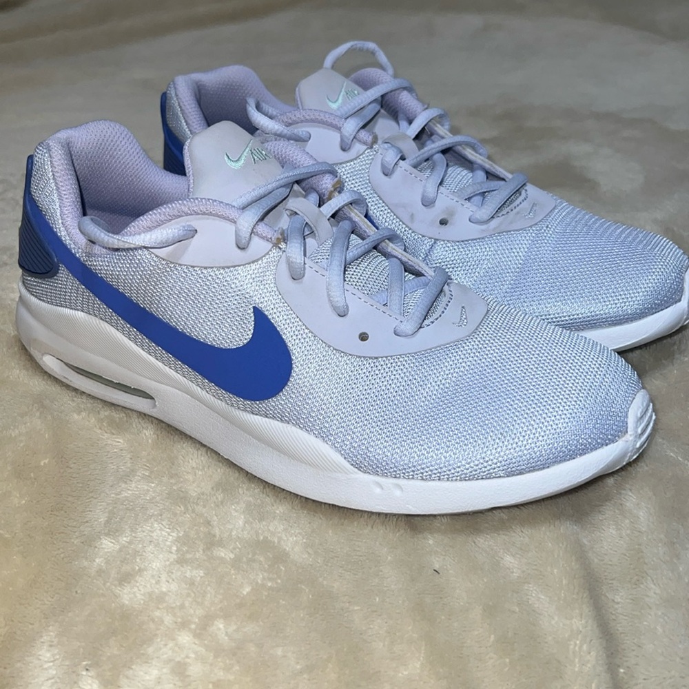 Women’s Nike shoes